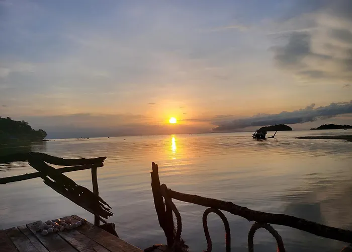 Firefly Beach Guesthouse & Bar Restaurant Koh Rong