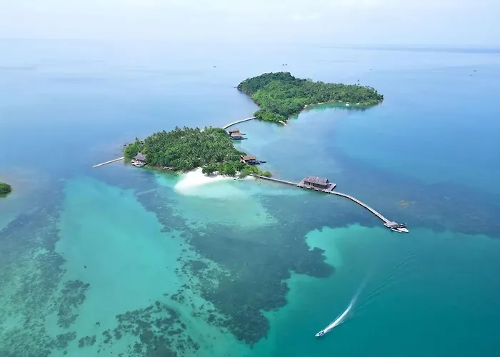 Full Moon Private Island